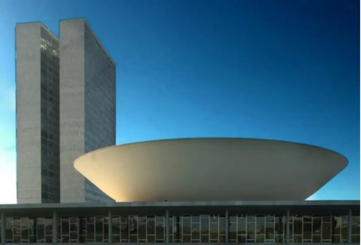 Câmara dos Deputados anuncia concurso com salário de R$ 21 mil e 80 vagas para área policial