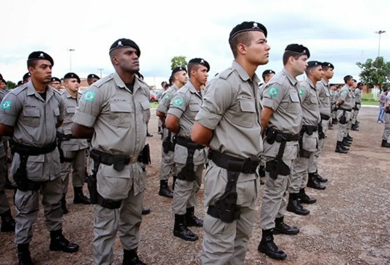 Goiás anuncia aumento e redefine salários da Polícia Militar
