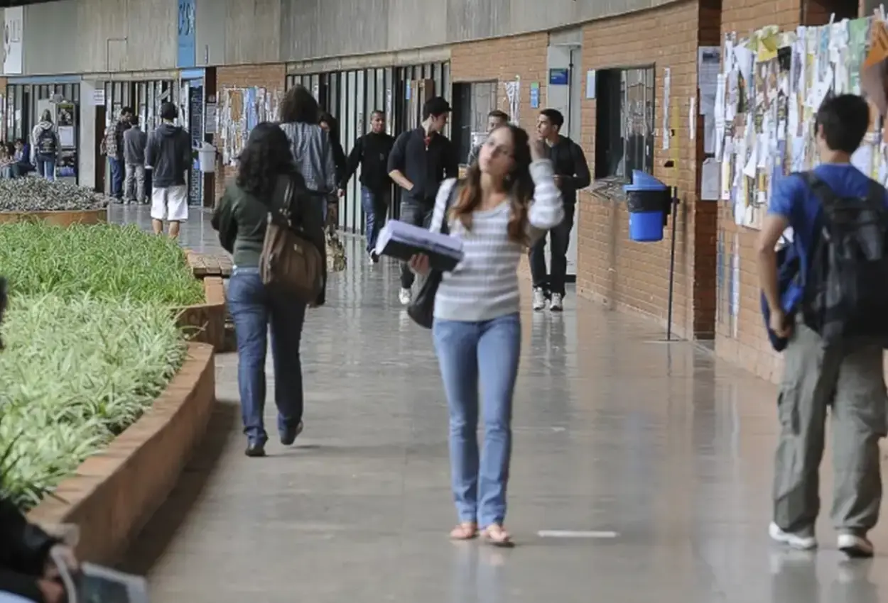 Governo recompõe orçamento para educação e ciência