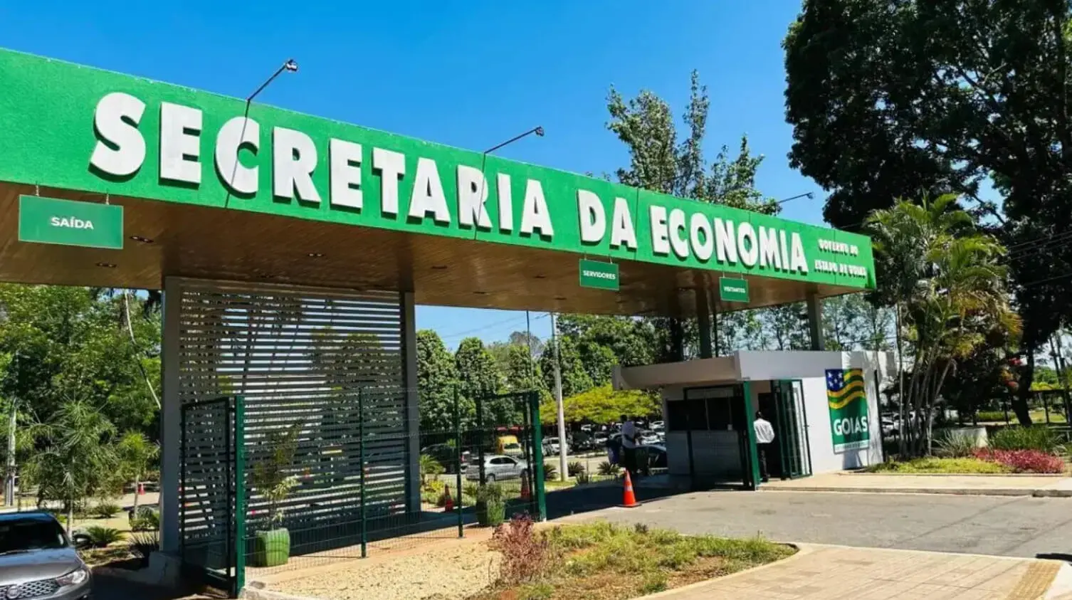 Concurso da SEFAZ-GO abre inscrições com salário inicial de R$ 28 mil e 75 vagas