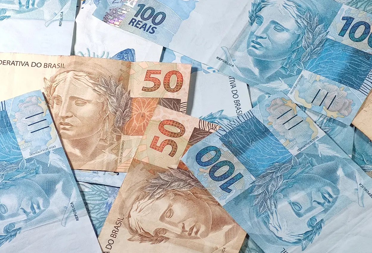 Dívida Pública fica praticamente estável, mas supera R$ 8,6 trilhões