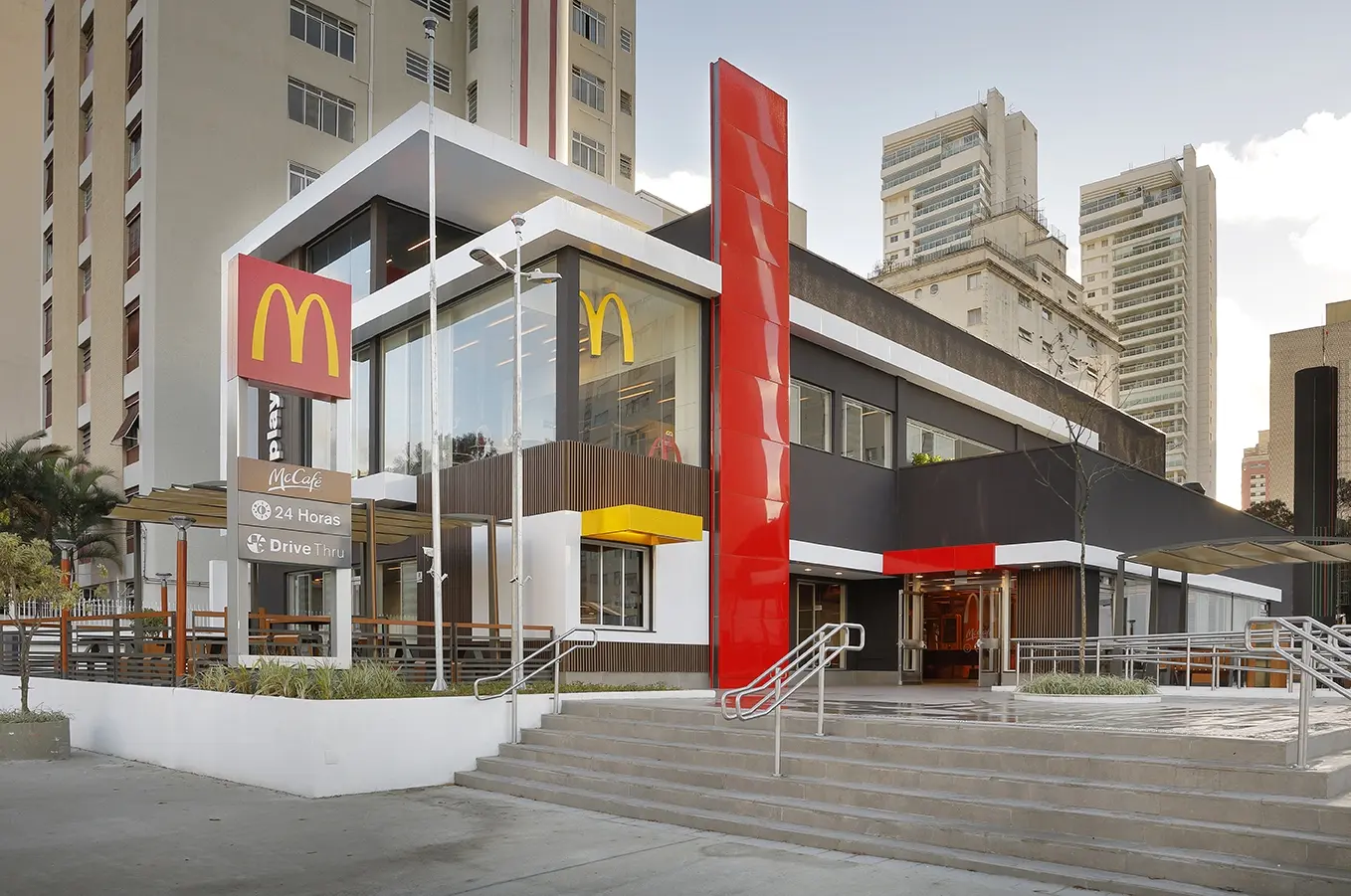 Portas Abertas conheça os bastidores da cozinha do McDonald’s