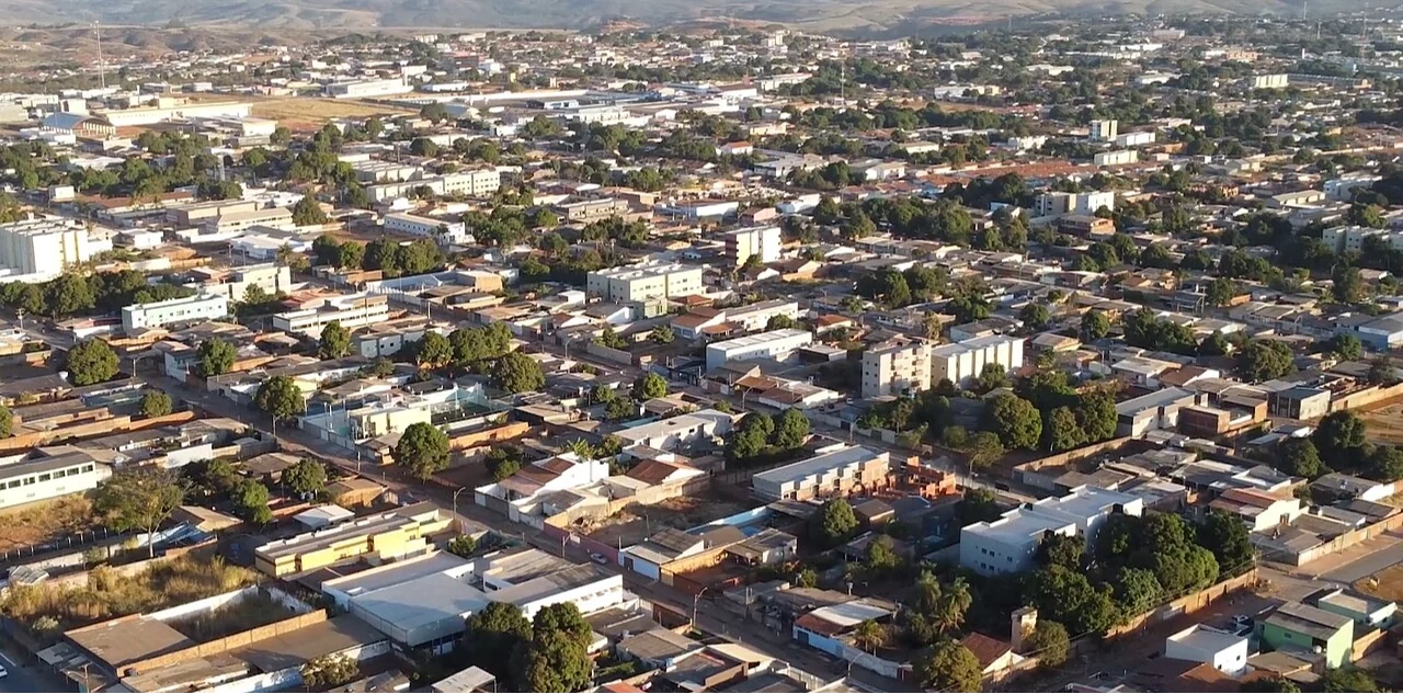 Concurso em Águas Lindas de Goiás oferece salários de até R$ 9,6 mil