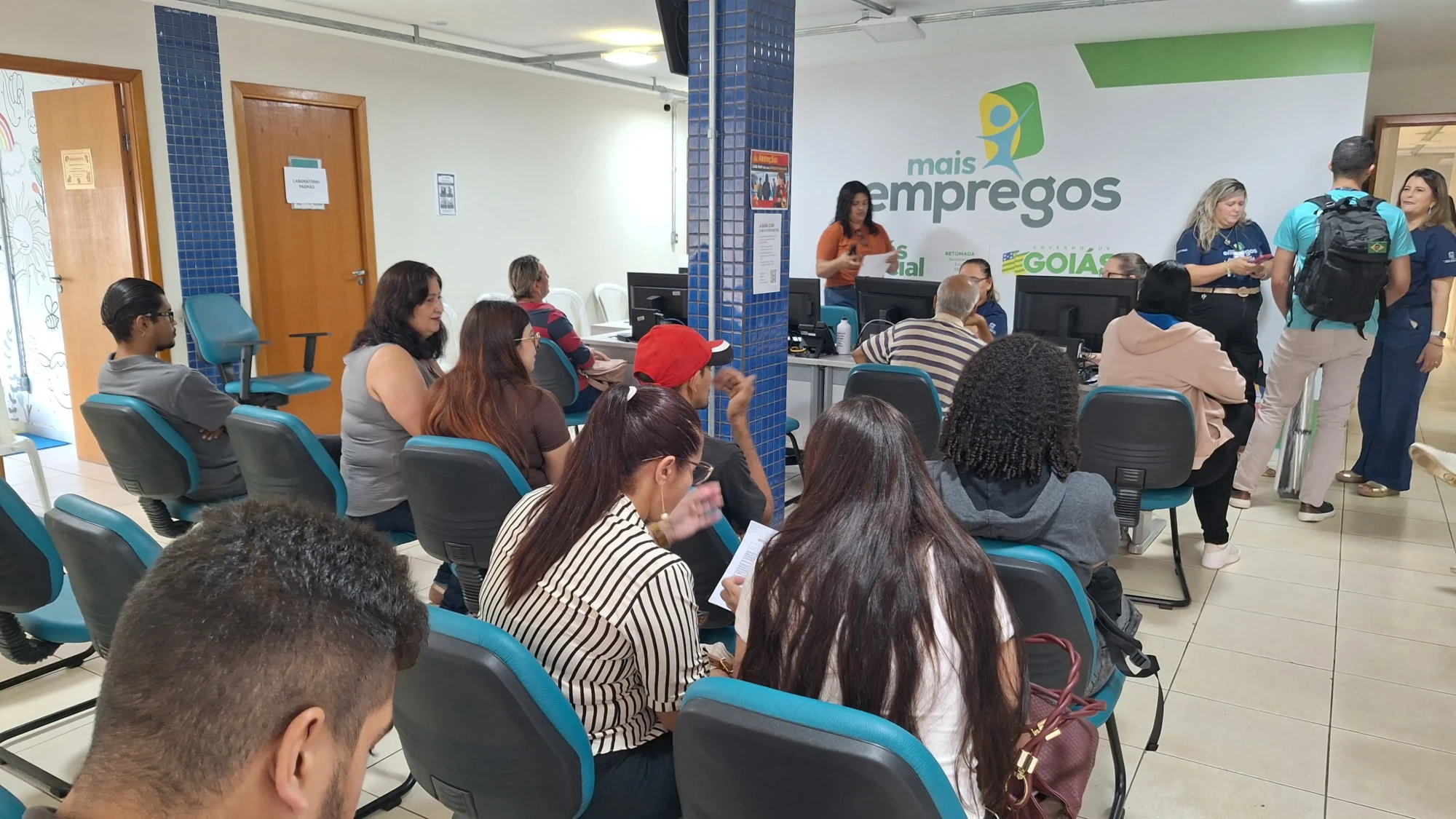 Feirão de empregos em Goiás abre 1,2 mil vagas com contratação imediata e cursos gratuitos
