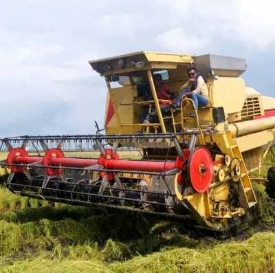 Goiás entrega máquinas agrícolas e impulsiona produção no campo