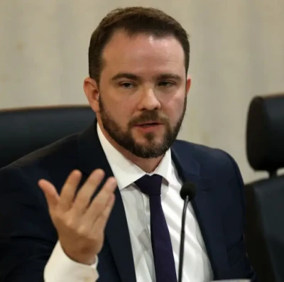 Nova versão do Desenrola será lançada após viagem de Lula, diz Durigan