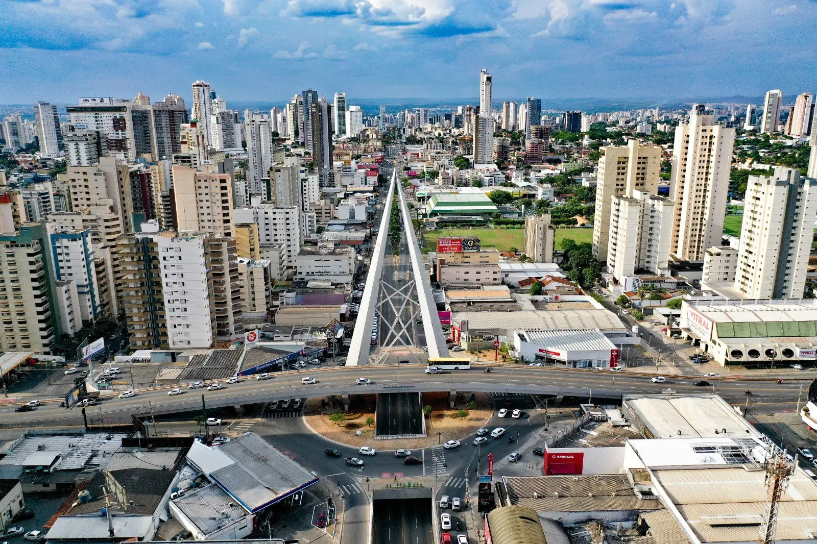 PIB de Goiás deve crescer em 2026, impulsionado por indústria e serviços mesmo com desaceleração