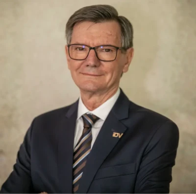 Tempos bicudos na sociedade, na economia e na política