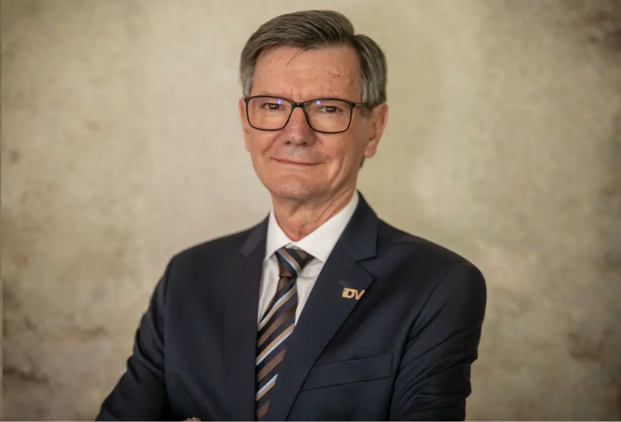 Tempos bicudos na sociedade, na economia e na política