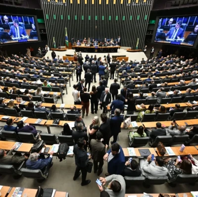 Fim da escala 6x1 avança no Congresso após aprovação histórica na Câmara