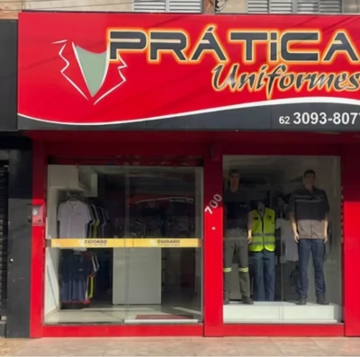 Prática Uniformes completa 15 anos com trajetória marcada por crescimento e atendimento personalizado