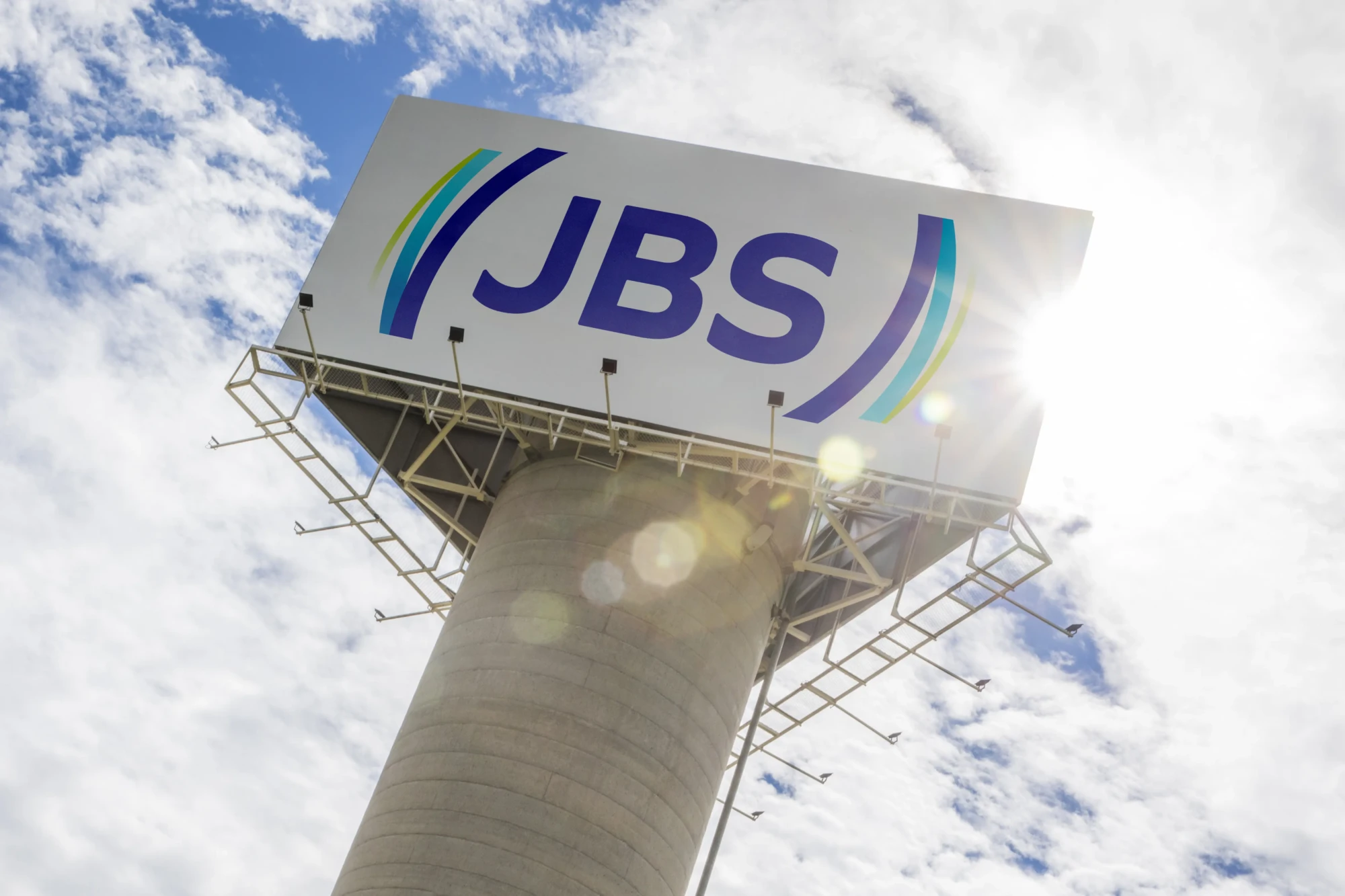 JBS tem receita bilionária no 1º trimestre de 2026 e Goiás ganha destaque estratégico
