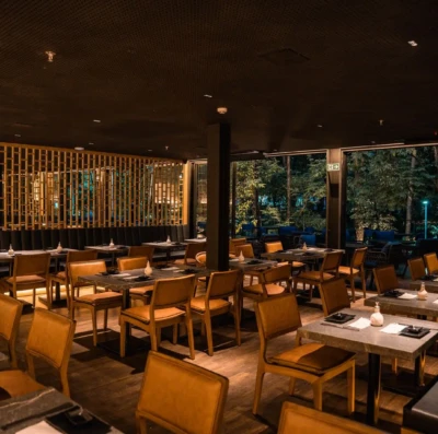 Kanpai Blue chega ao Goiânia Shopping e aposta em experiência gastronômica com vista