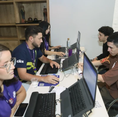 228 vagas de estágio abrem em Goiás para jovens buscando experiência prática