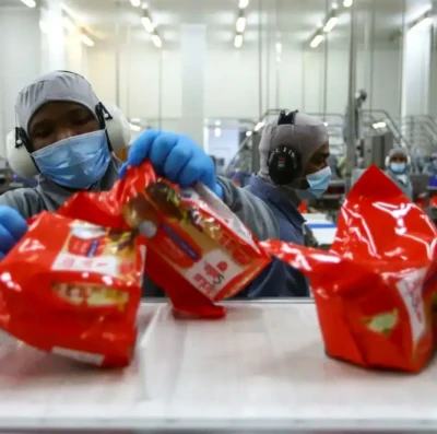 Indústria brasileira movimenta R$ 6,8 trilhões e grandes empresas concentram quase 68% da receita