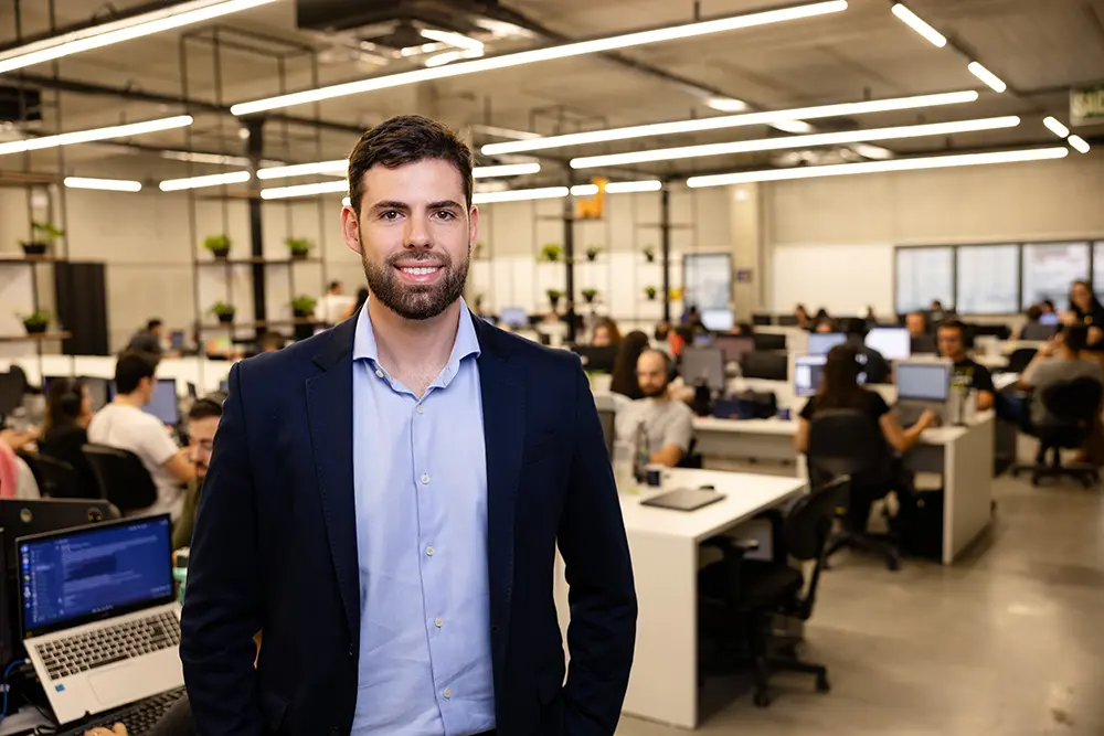 Nova fronteira das fraudes corporativas com IA exige soluções analíticas Pedro Goes CEO da Paytrack