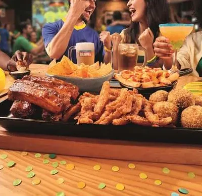 Outback aposta no futebol e lança maior campanha da história da marca no Brasil