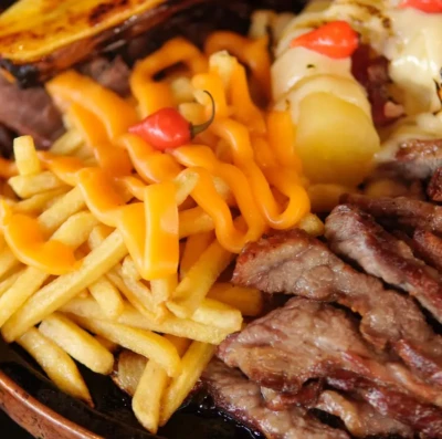 Território Grill reabre em Goiânia com novo cardápio, espaço renovado e foco na experiência familiar
