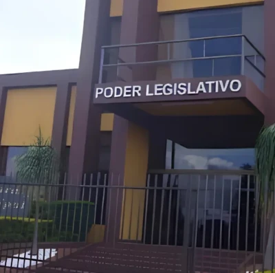 Concurso Câmara de Trindade abre 68 vagas com salário de até R$ 7,5 mil