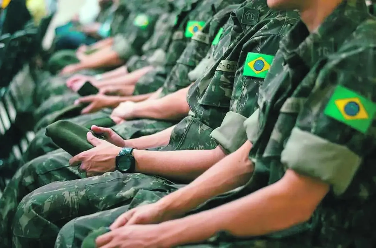 Exército Brasileiro abre seleção com vagas em Goiás e salário de R$ 4,1 mil