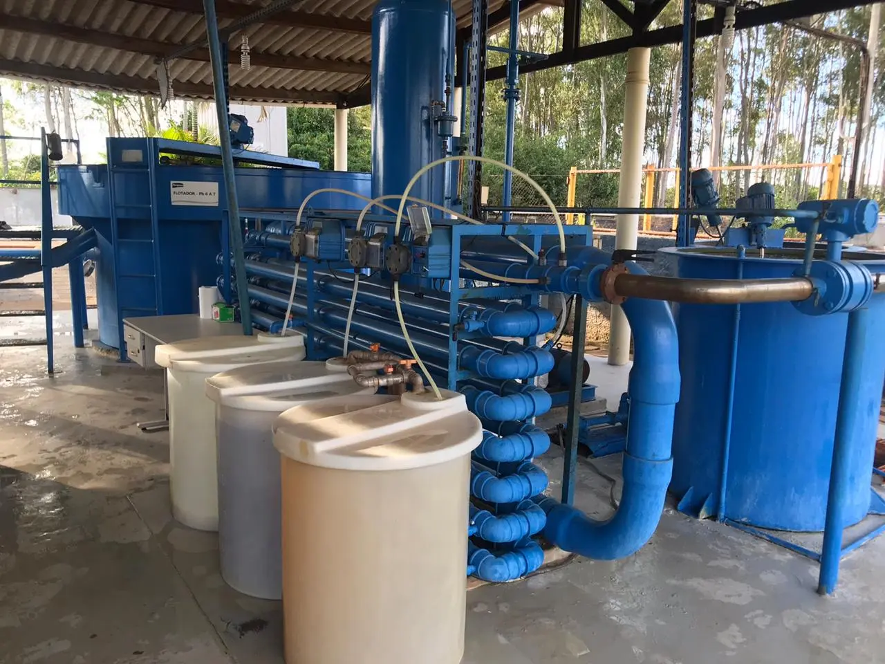 Indústria transforma água de reuso em irrigação e reduz impactos ambientais em Goiás