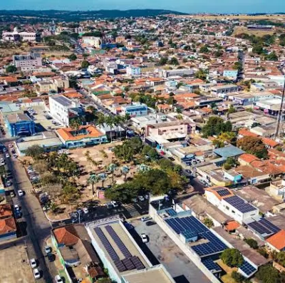 Concurso em Trindade abre 412 vagas com salários de até R$ 7,5 mil