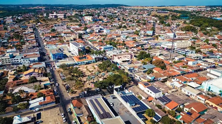 Concurso em Trindade abre 412 vagas com salários de até R$ 7,5 mil